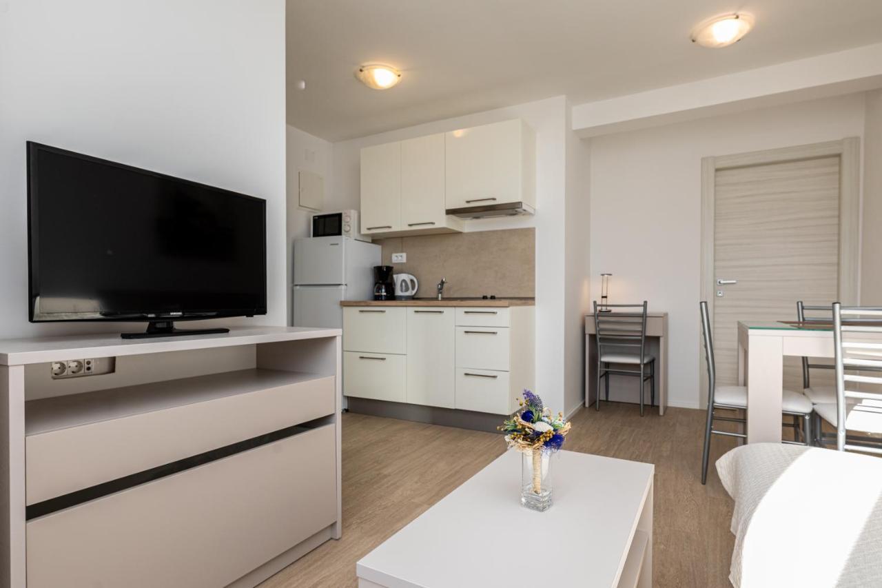 Apartments Crnekovic III Башка Экстерьер фото
